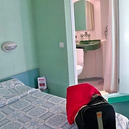 Fasthotel Lille Aeroport Lesquin *