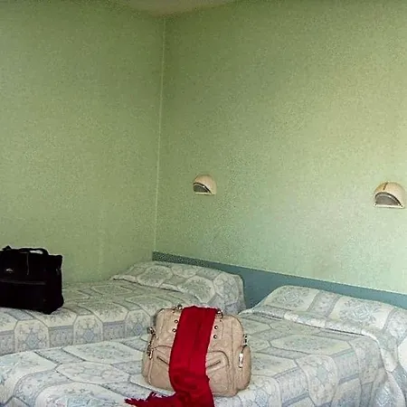 호텔 Fasthotel Lille Aeroport Lesquin *
